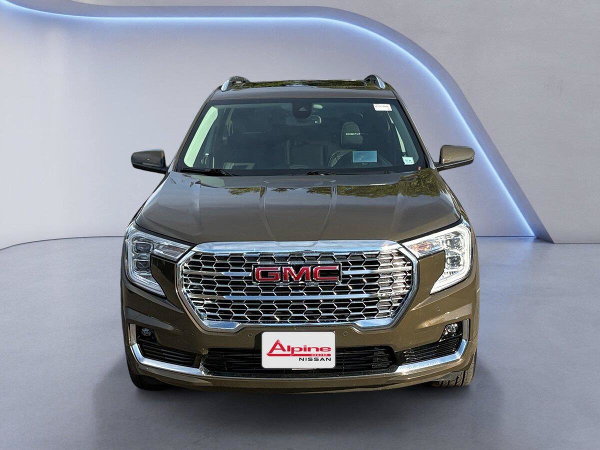 Used 2023 GMC Terrain Denali w/ LPO, Floor Liner Package AWD/4WD image 8