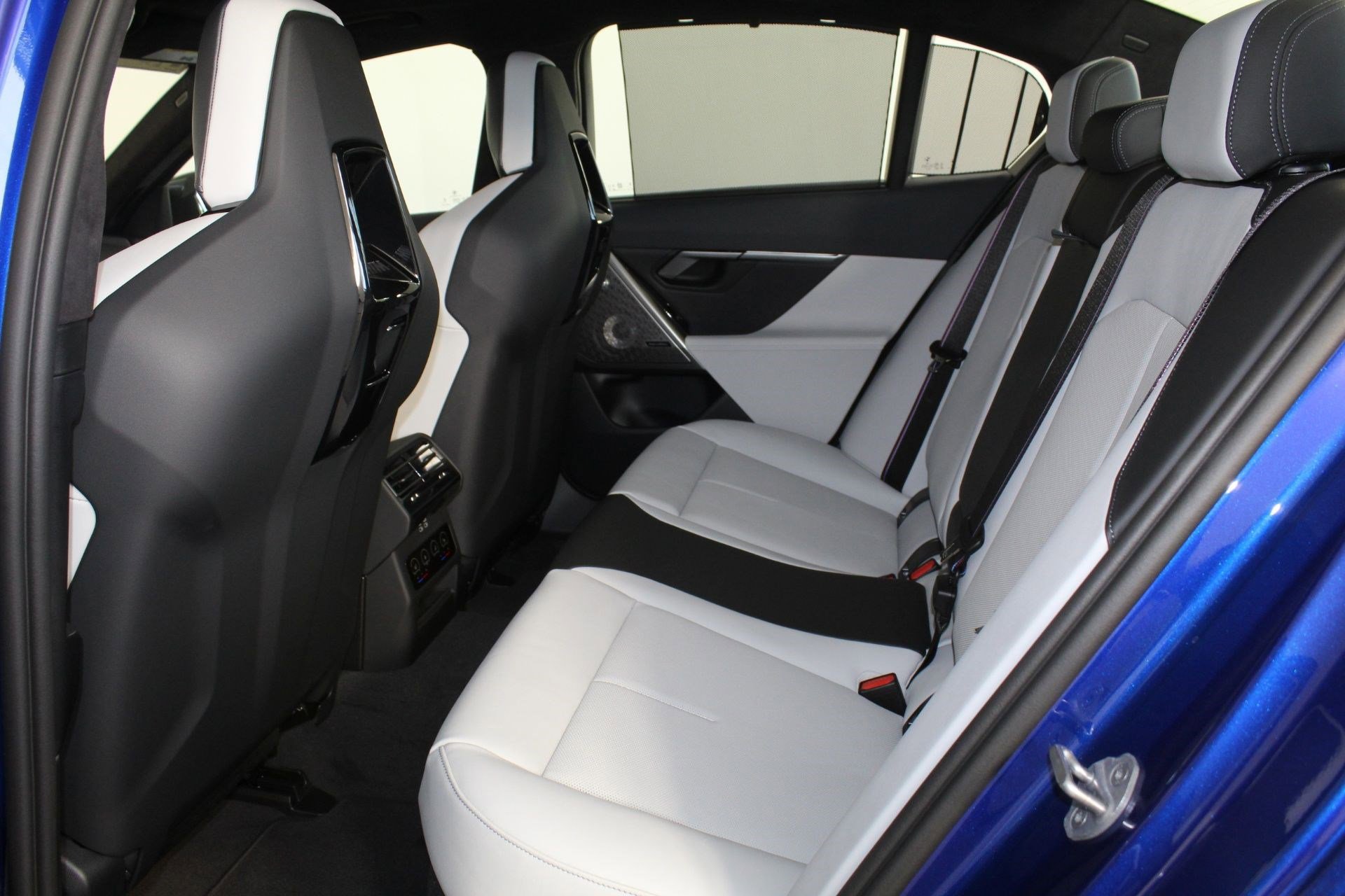 New 2026 BMW M5 w/ Carbon Package image 26