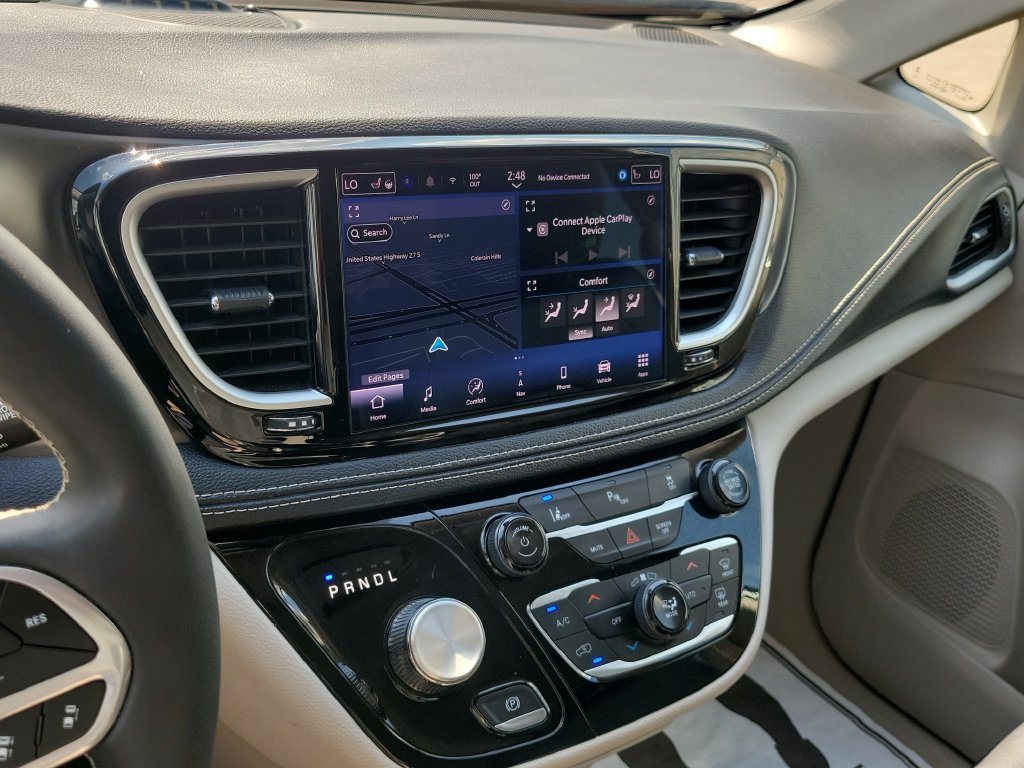 Used 2024 Chrysler Pacifica Limited FWD image 29