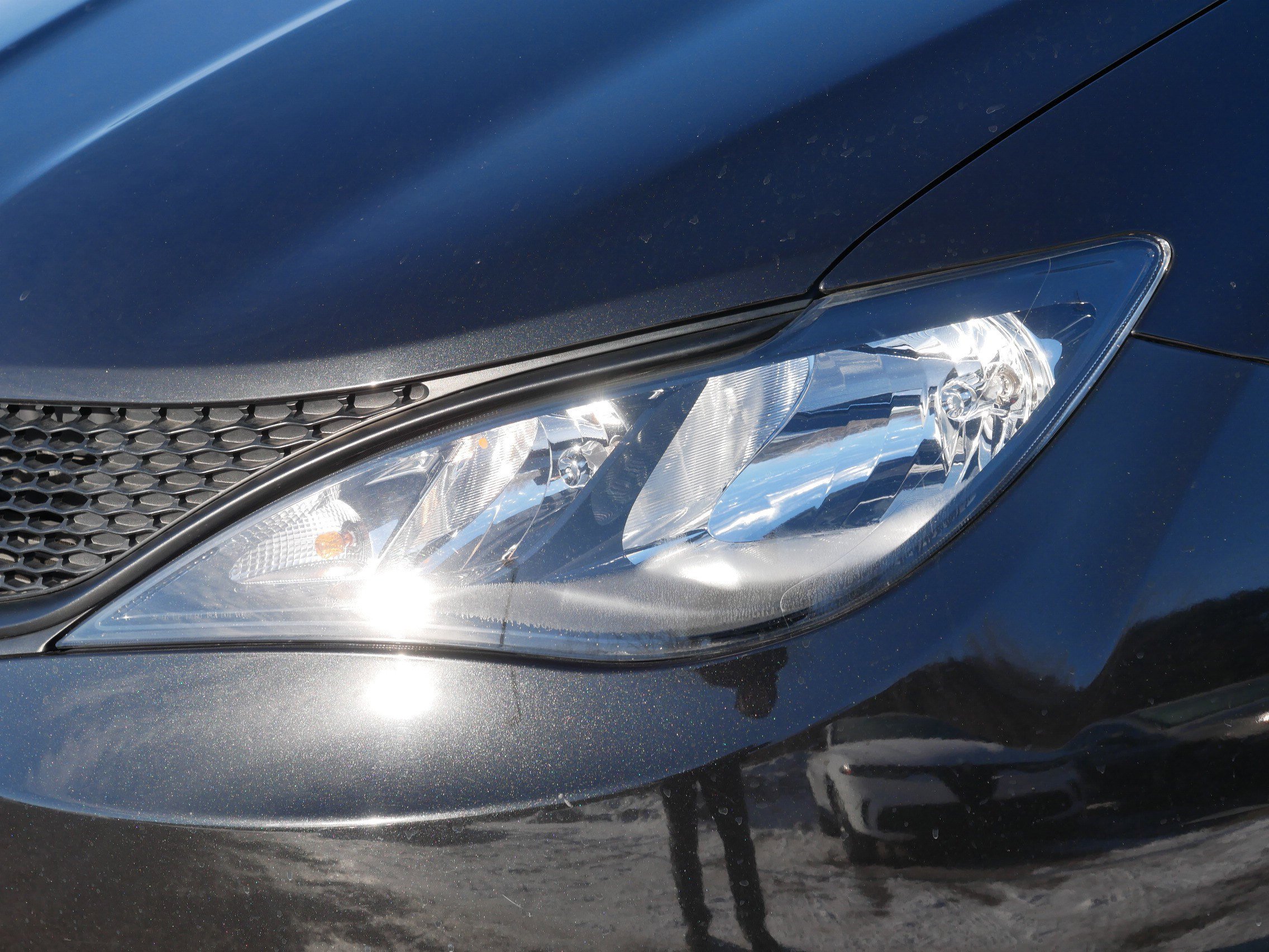 Used 2022 Chrysler Voyager LX image 16