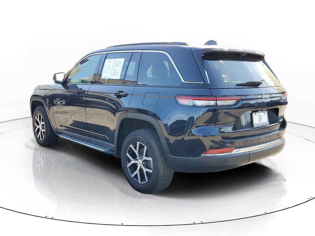 Used 2024 Jeep Grand Cherokee Limited w/ Luxury Tech Group II AWD/4WD image 3