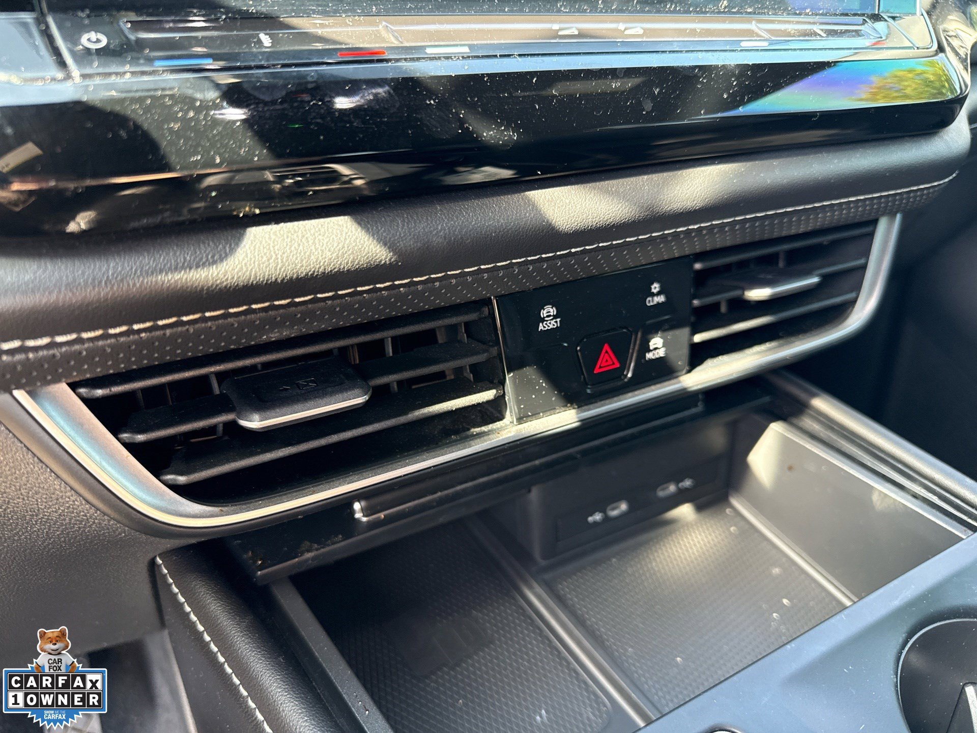 Used 2024 Volkswagen Atlas Cross Sport SE FWD image 17