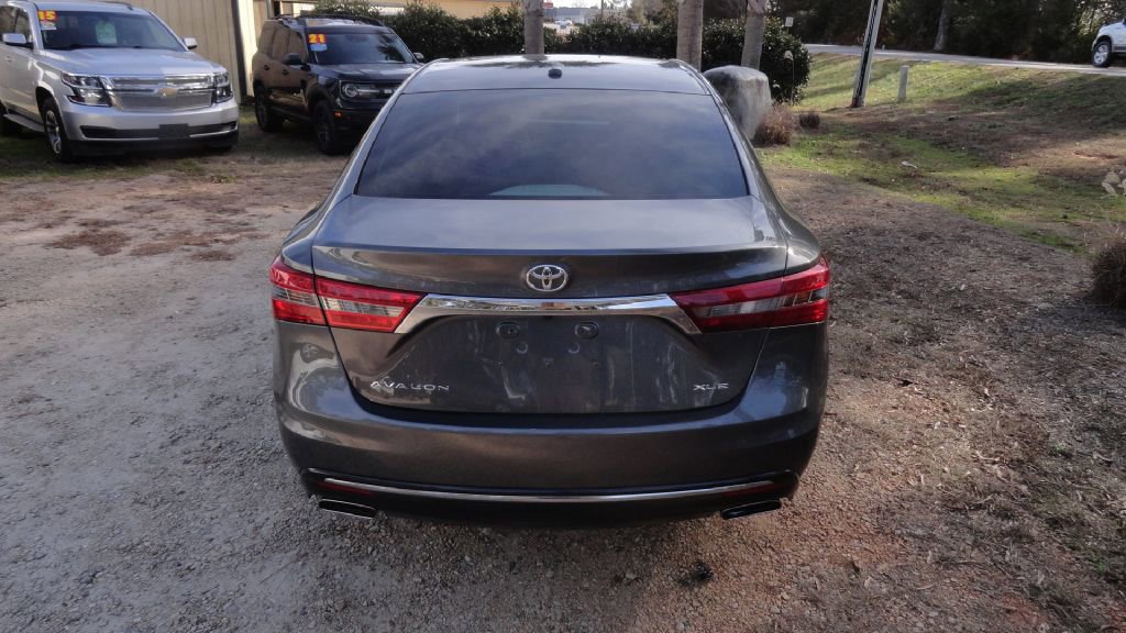 Used 2018 Toyota Avalon XLE image 6