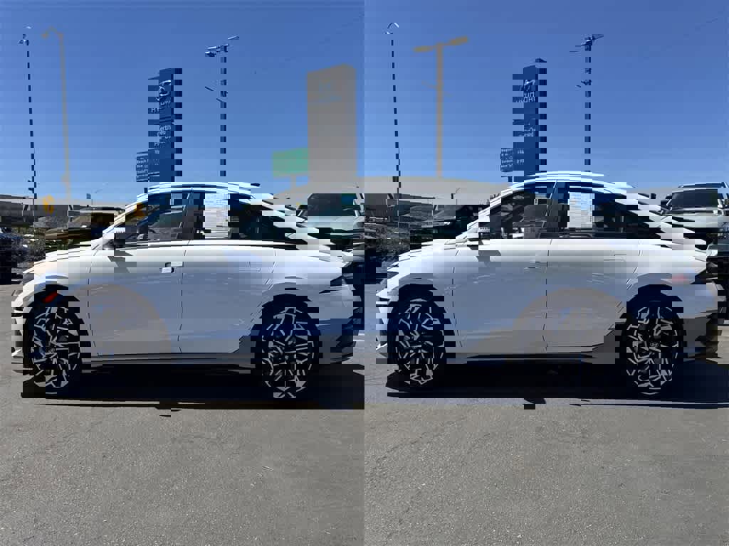 Used 2025 Hyundai Ioniq 6 SEL image 15