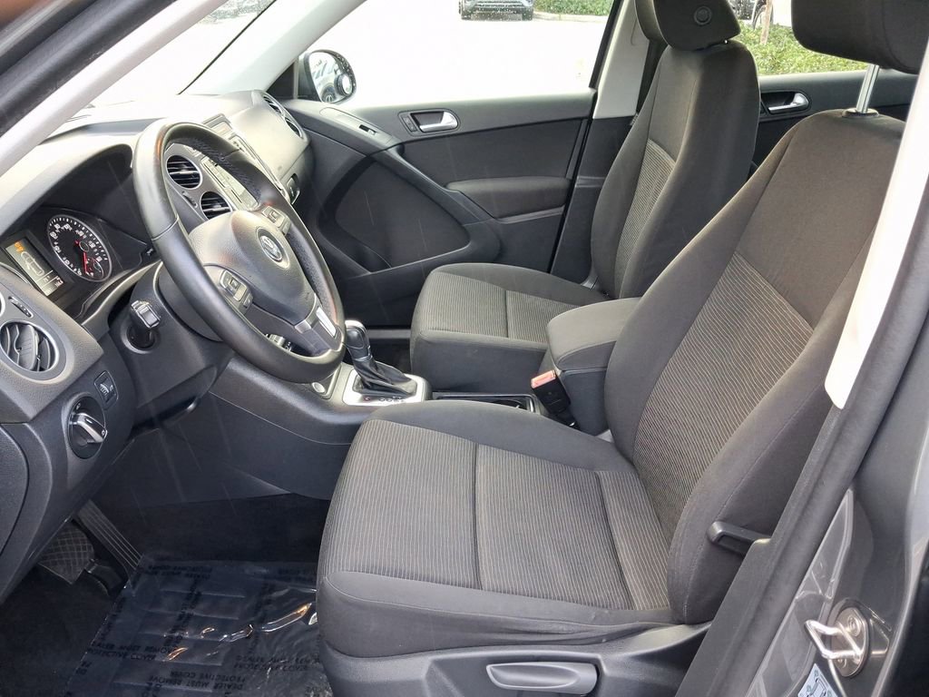 Used 2018 Volkswagen Tiguan Limited w/ Premium Package FWD image 14