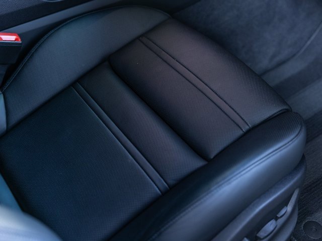 Certified 2023 Porsche Cayenne Platinum Edition w/ Premium Package Plus image 36