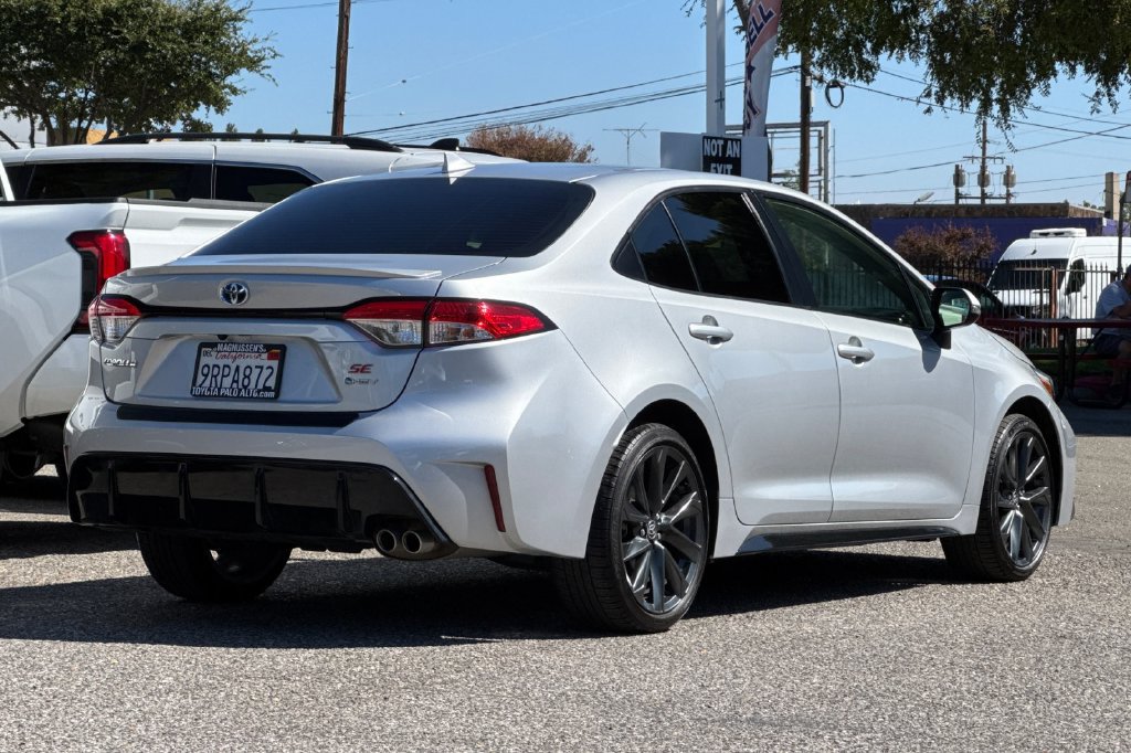 Certified 2025 Toyota Corolla SE w/ SE Premium Package FWD image 3