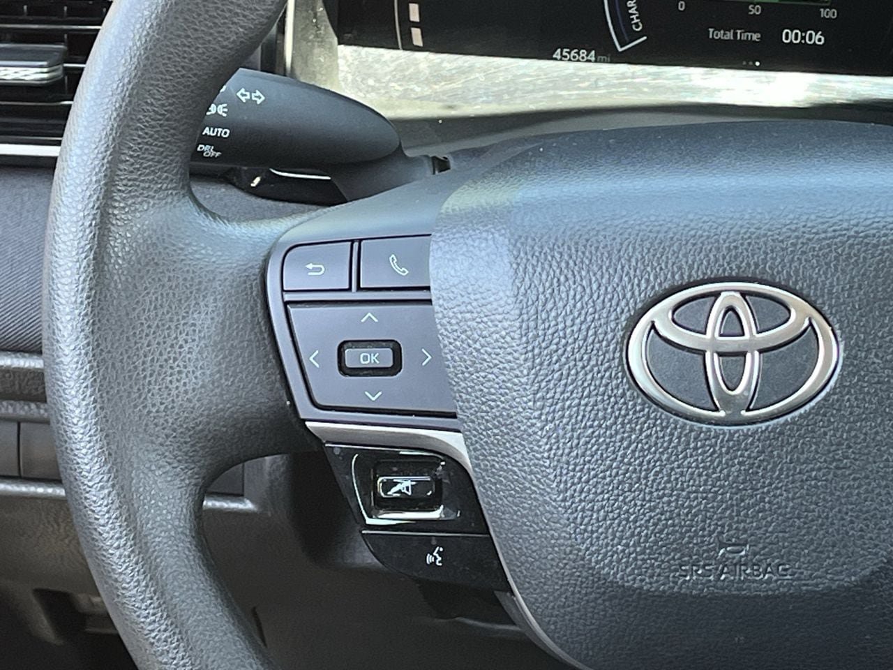 Used 2025 Toyota Camry LE FWD image 12