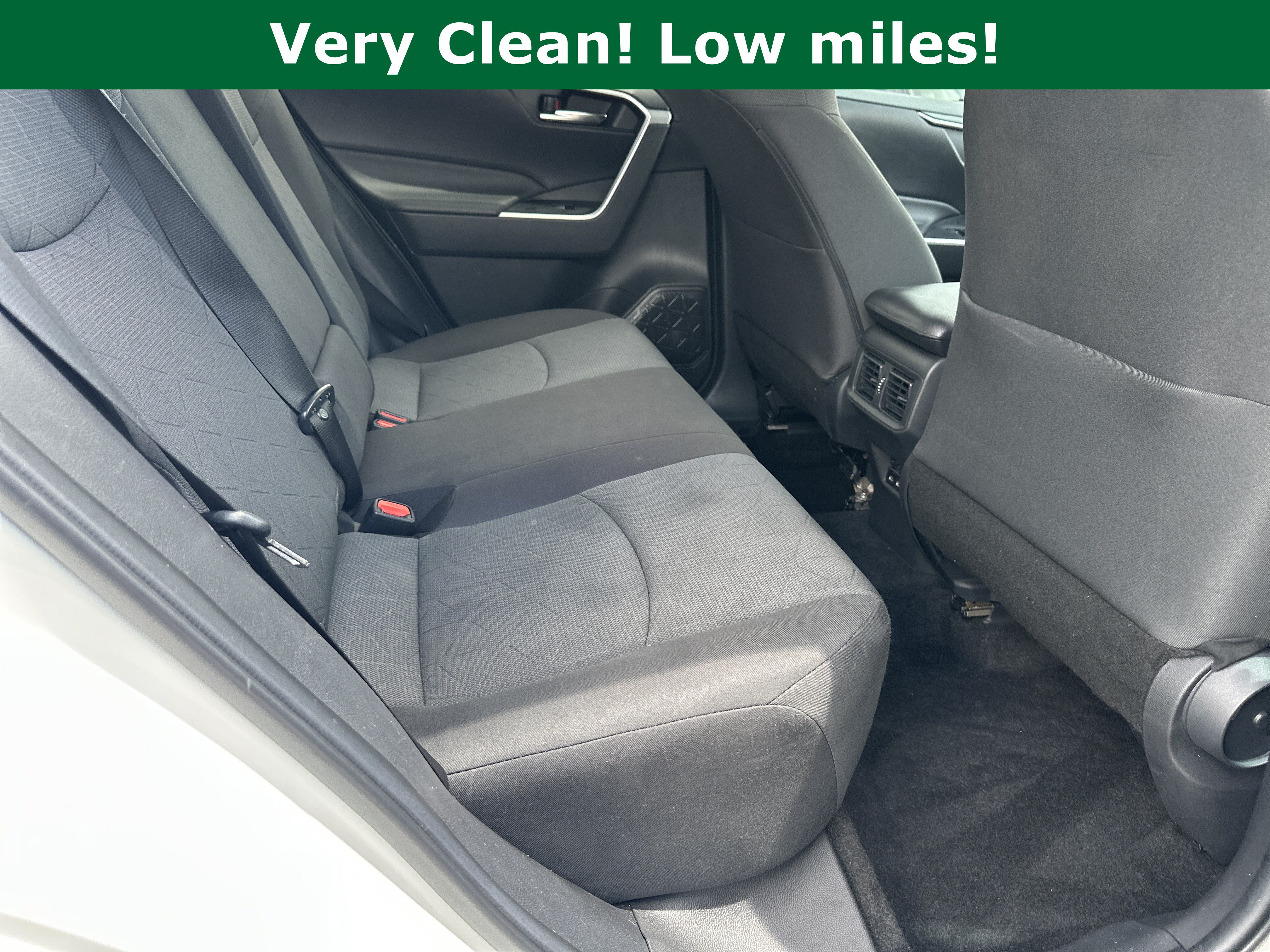 Used 2023 Toyota RAV4 XLE w/ Convenience Package FWD image 17