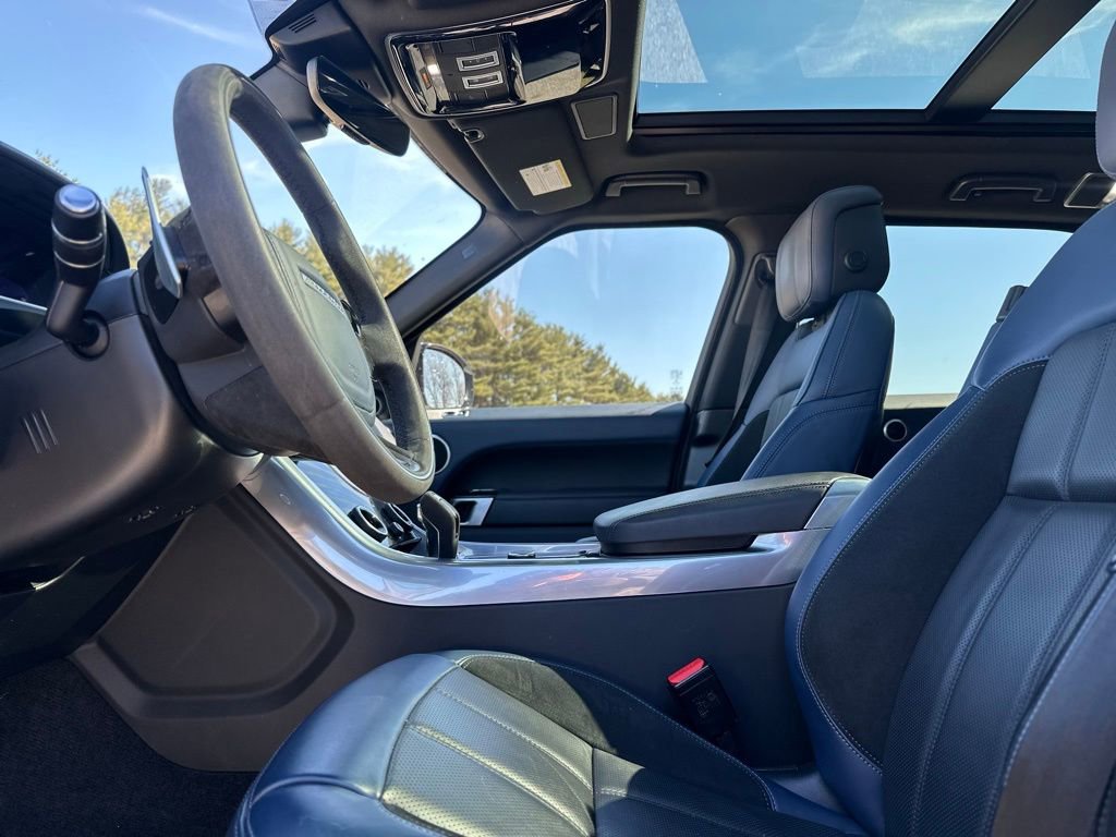 Used 2022 Land Rover Range Rover Sport HST image 14