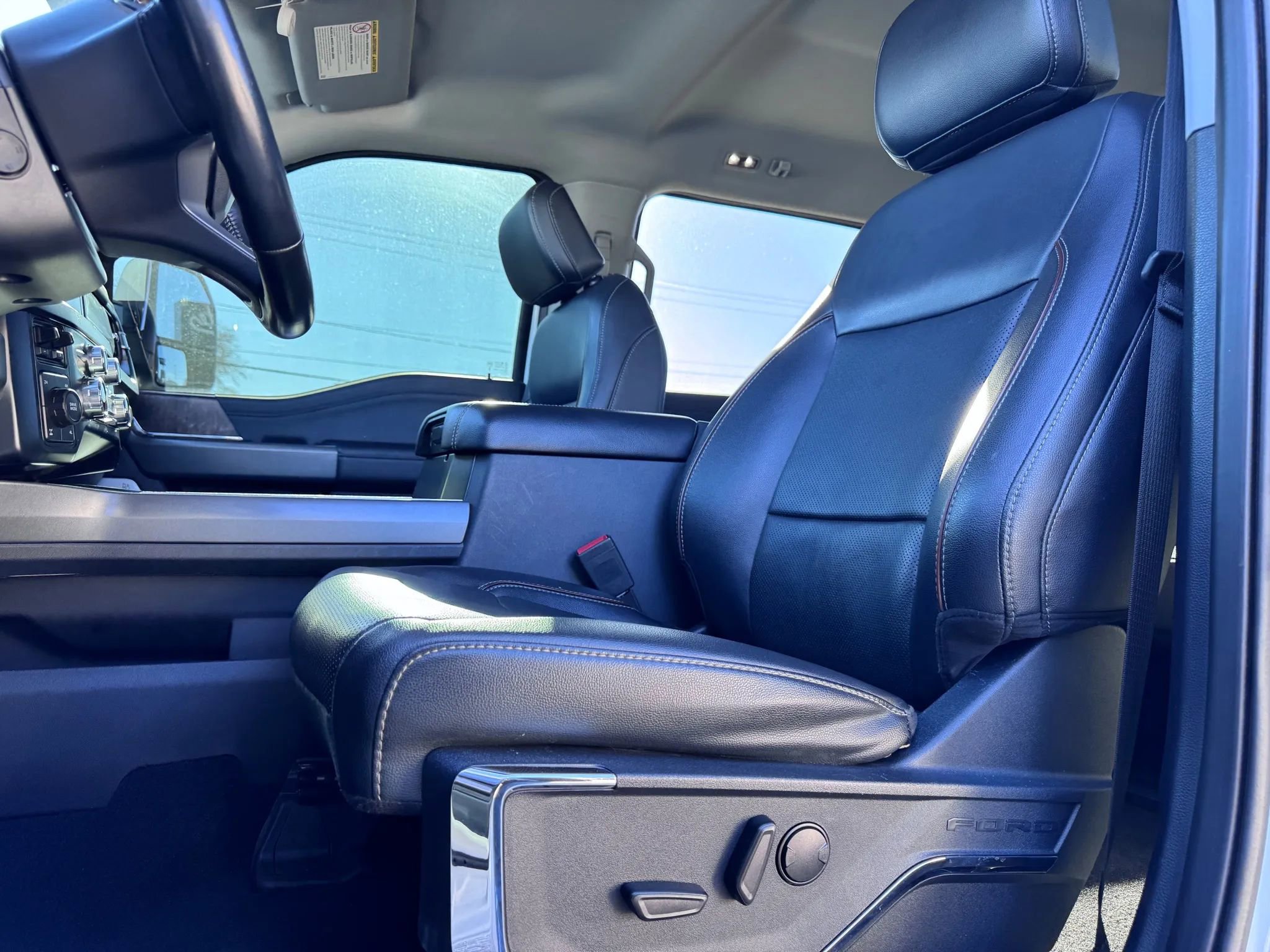 Used 2023 Ford F250 Lariat w/ FX4 Off-Road Package image 22