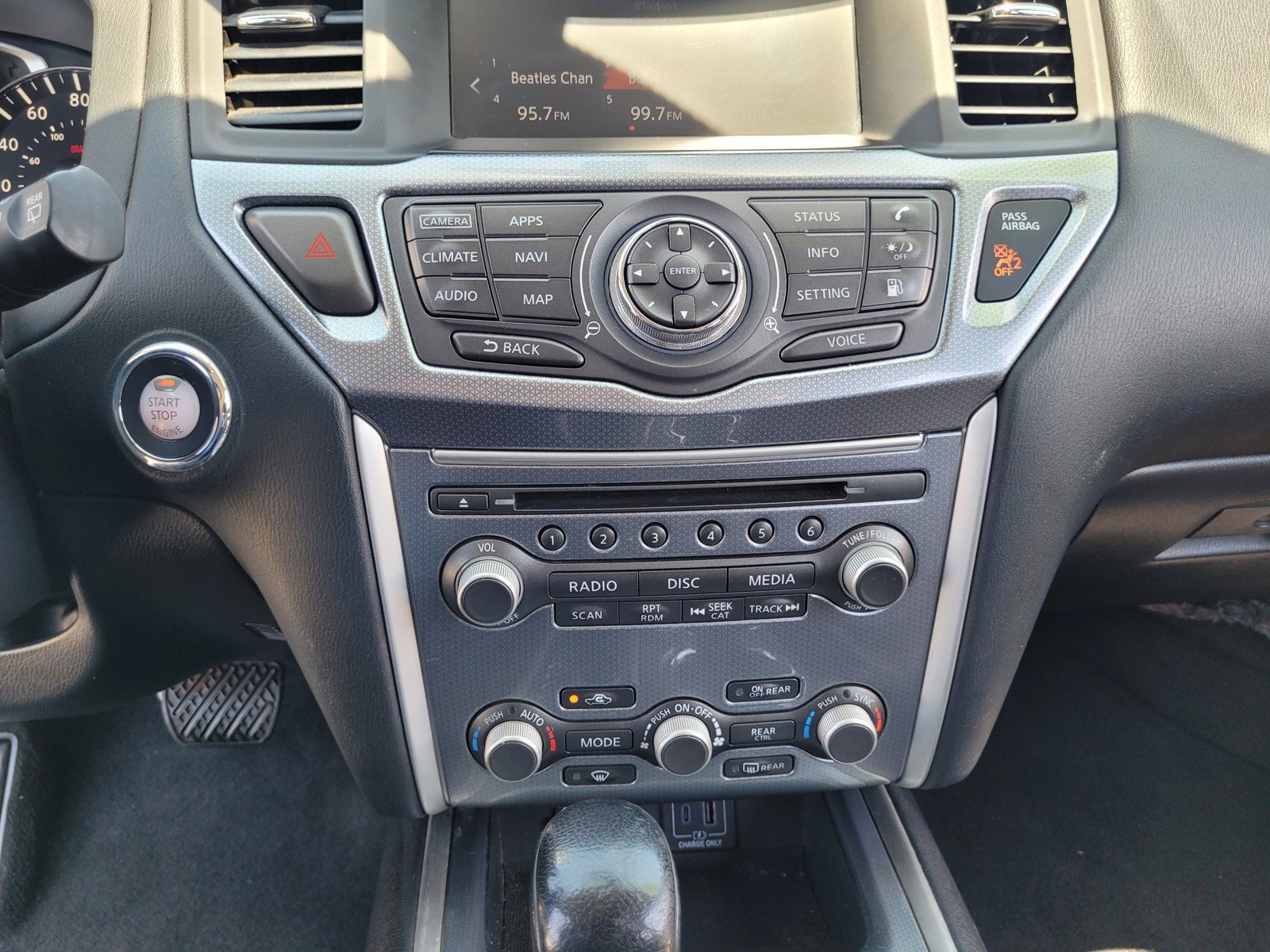 Used 2020 Nissan Pathfinder SL FWD image 21
