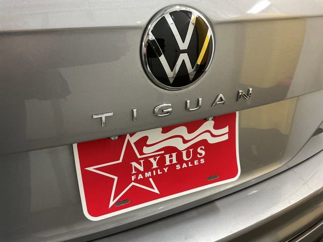 Used 2022 Volkswagen Tiguan SE R-Line image 30