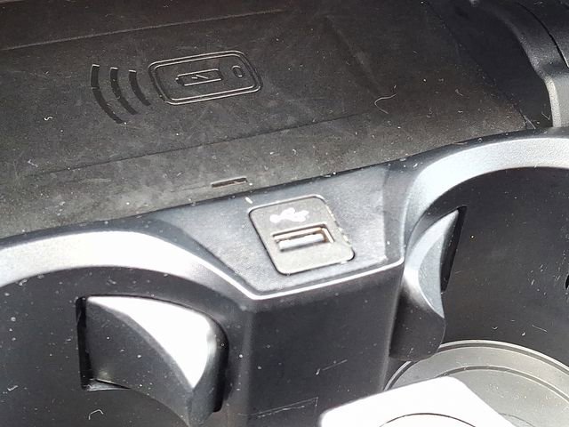 Used 2022 BMW i4 eDrive40 image 26