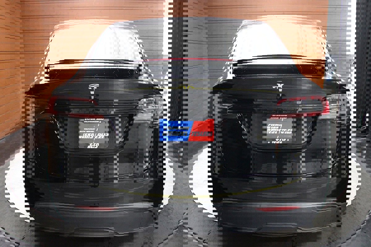 Used 2023 Tesla Model X image 11