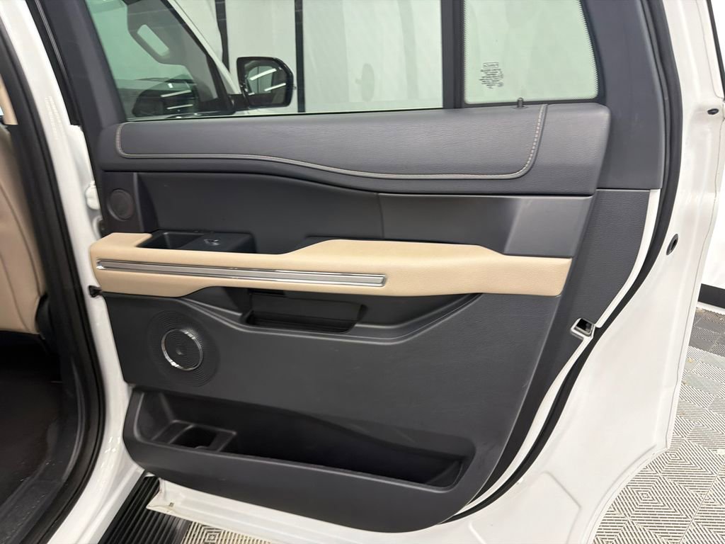 Used 2024 Ford Expedition Max Limited AWD/4WD image 18