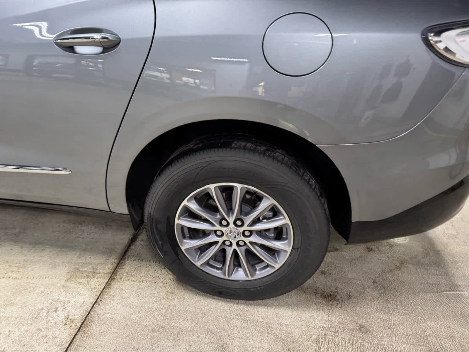 Certified 2023 Buick Enclave Essence AWD/4WD image 9