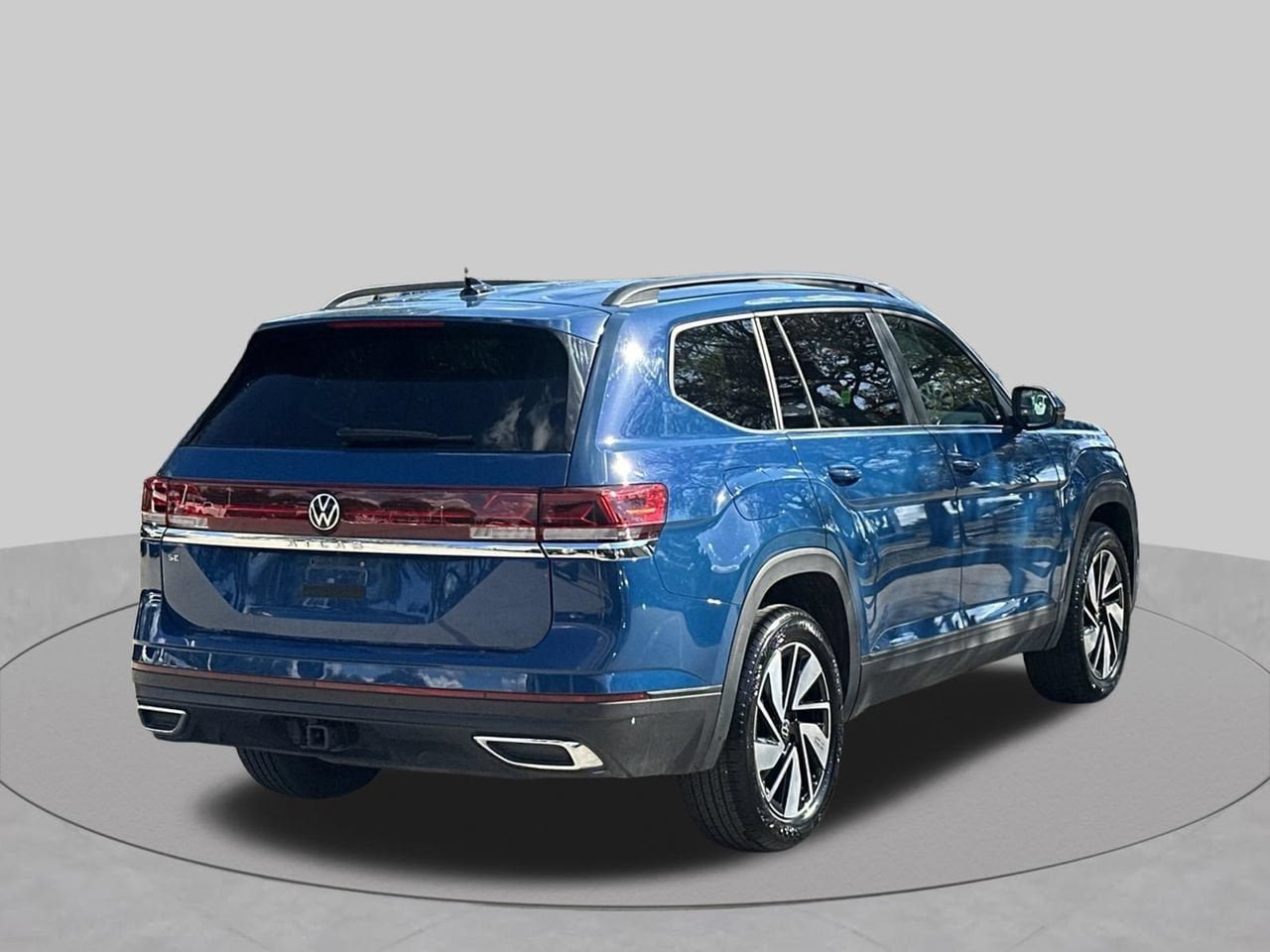 Used 2026 Volkswagen Atlas SE FWD image 5