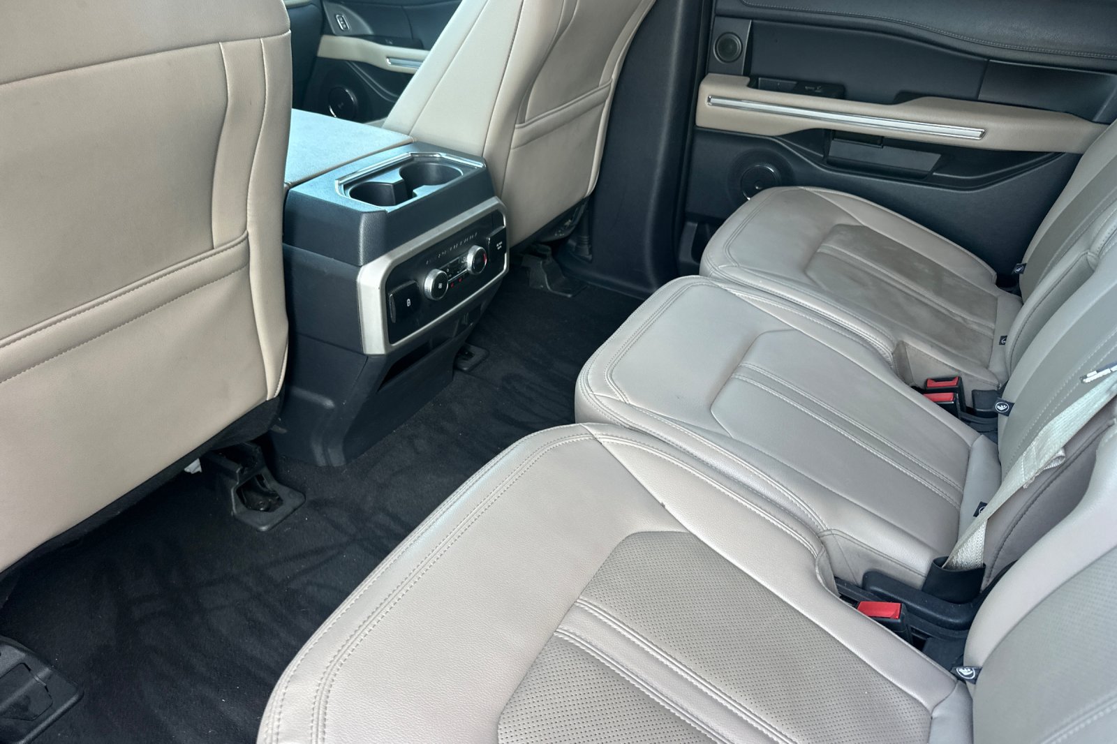 Used 2024 Ford Expedition Max Limited RWD image 14