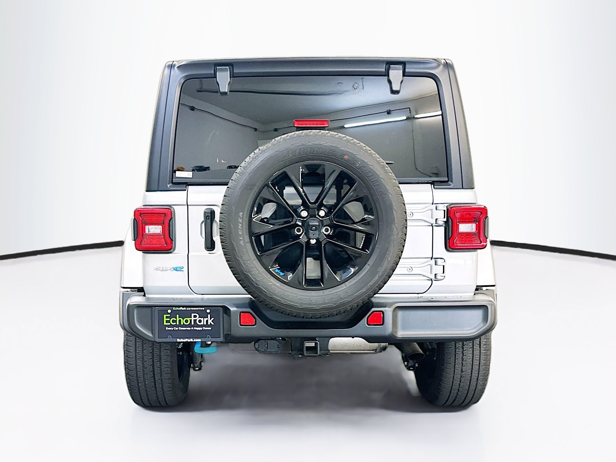 Used 2023 Jeep Wrangler Unlimited Sahara w/ Cold Weather Group AWD/4WD image 7