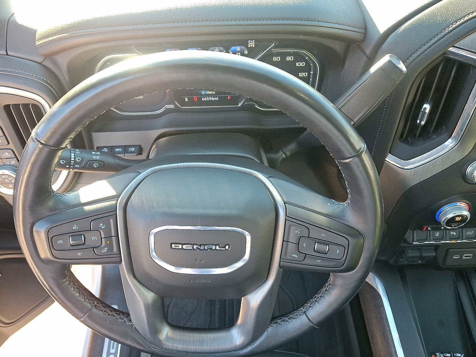 Used 2022 GMC Sierra 2500 Denali w/ Denali Ultimate Package image 22