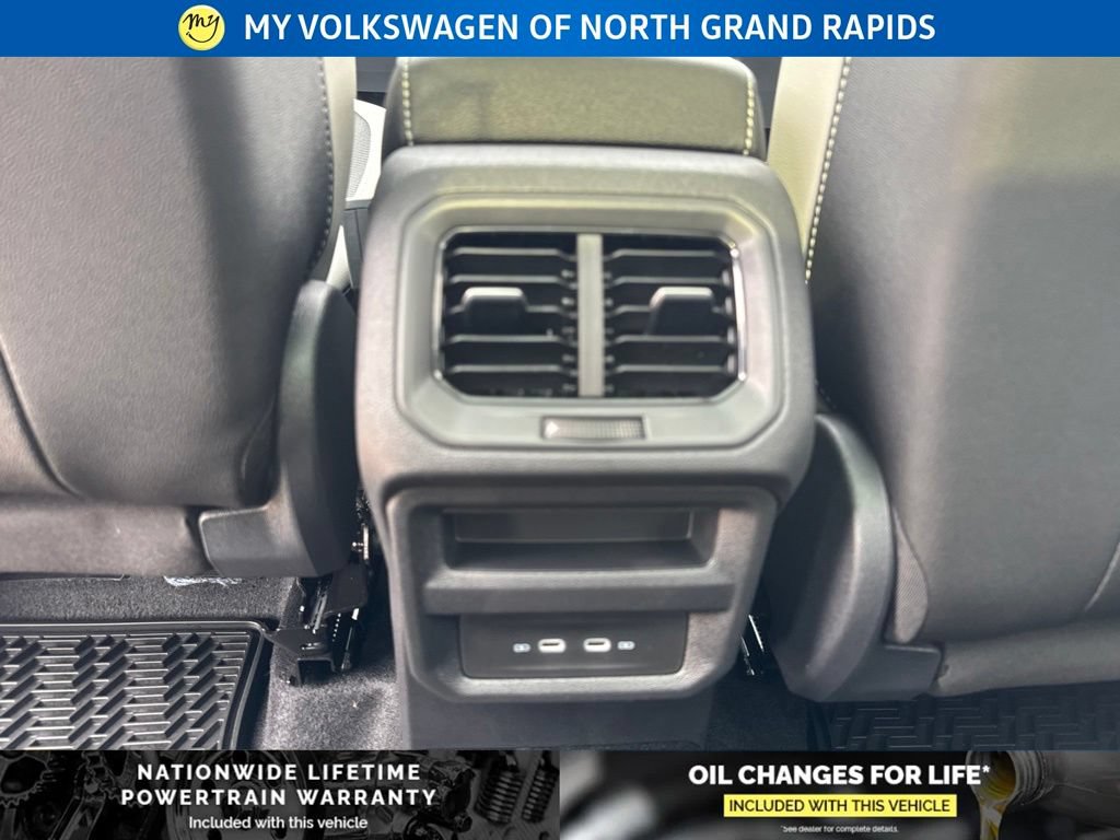 New 2026 Volkswagen Taos SE AWD/4WD image 24