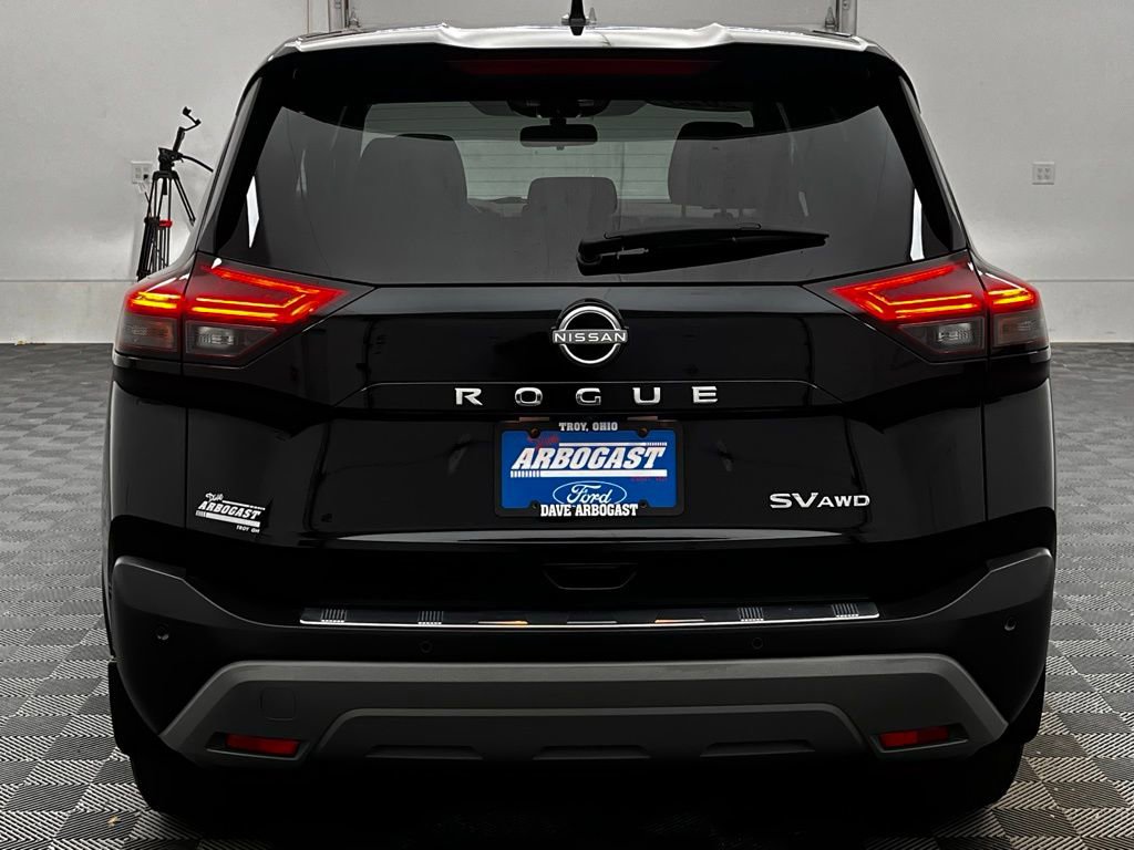 Used 2023 Nissan Rogue SV image 11