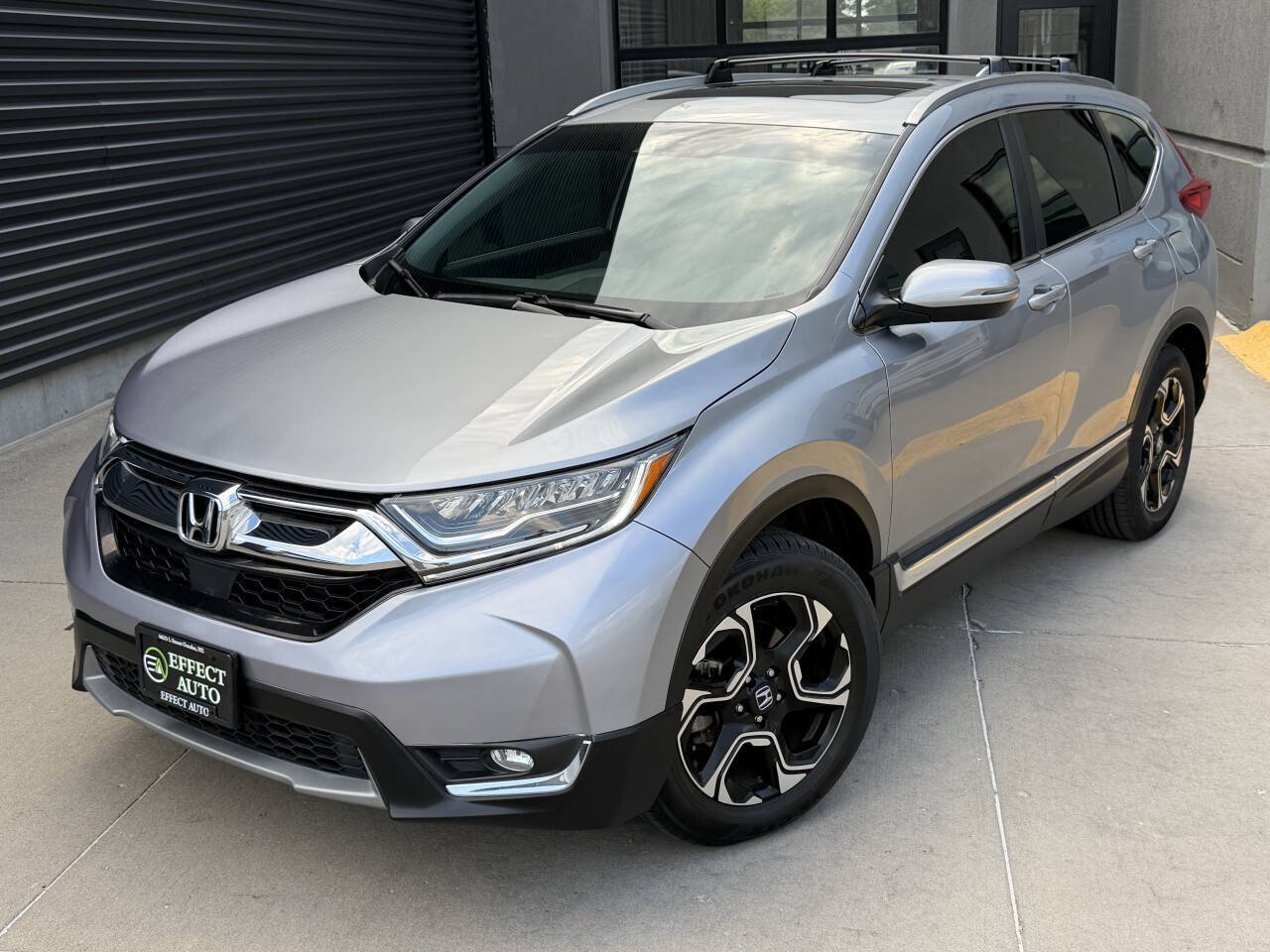 Used 2019 Honda CR-V Touring image 3