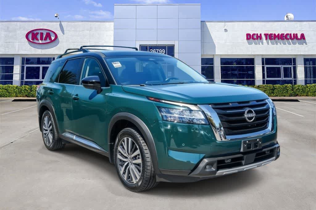 Used 2022 Nissan Pathfinder Platinum w/ Cargo Package FWD image 3