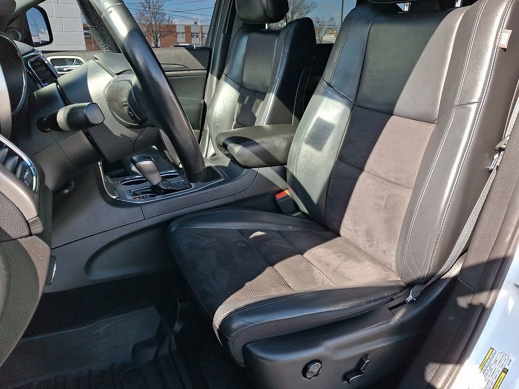 Used 2020 Jeep Grand Cherokee Altitude image 15