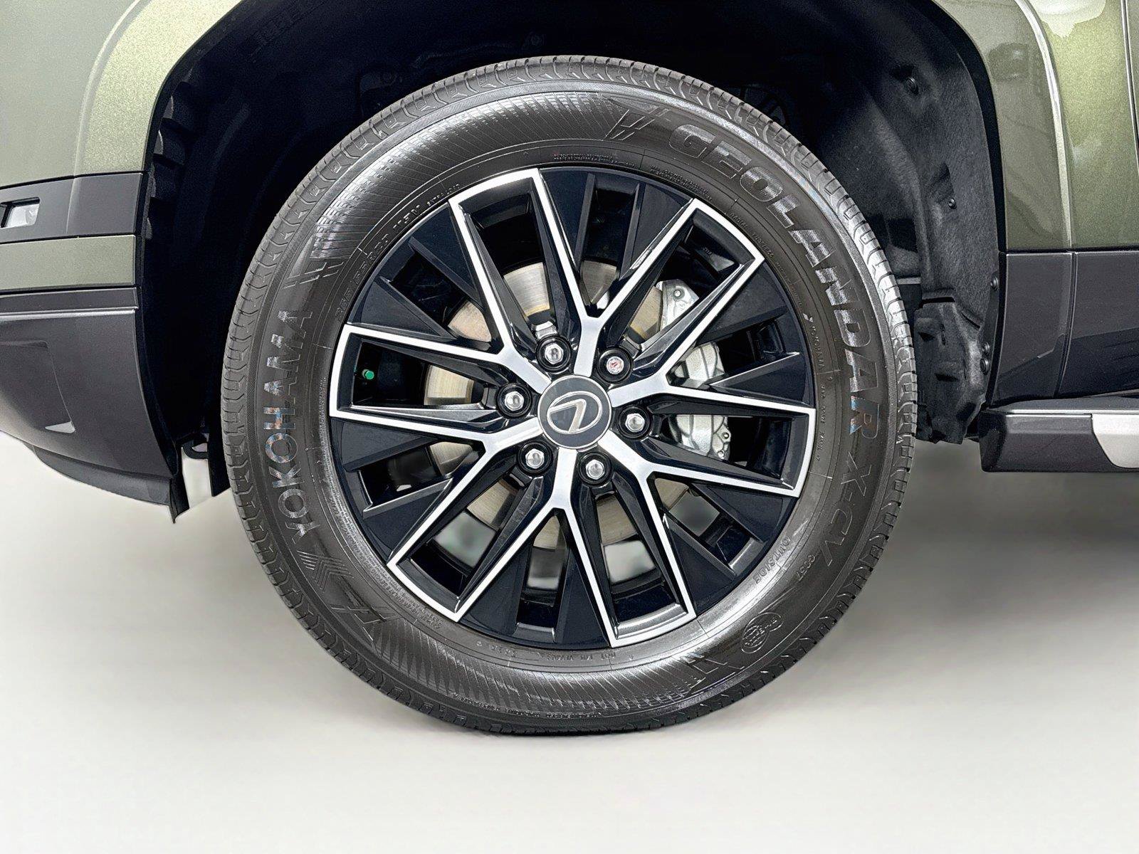 Used 2025 Lexus GX 550 w/ Cold Area Package AWD/4WD image 45