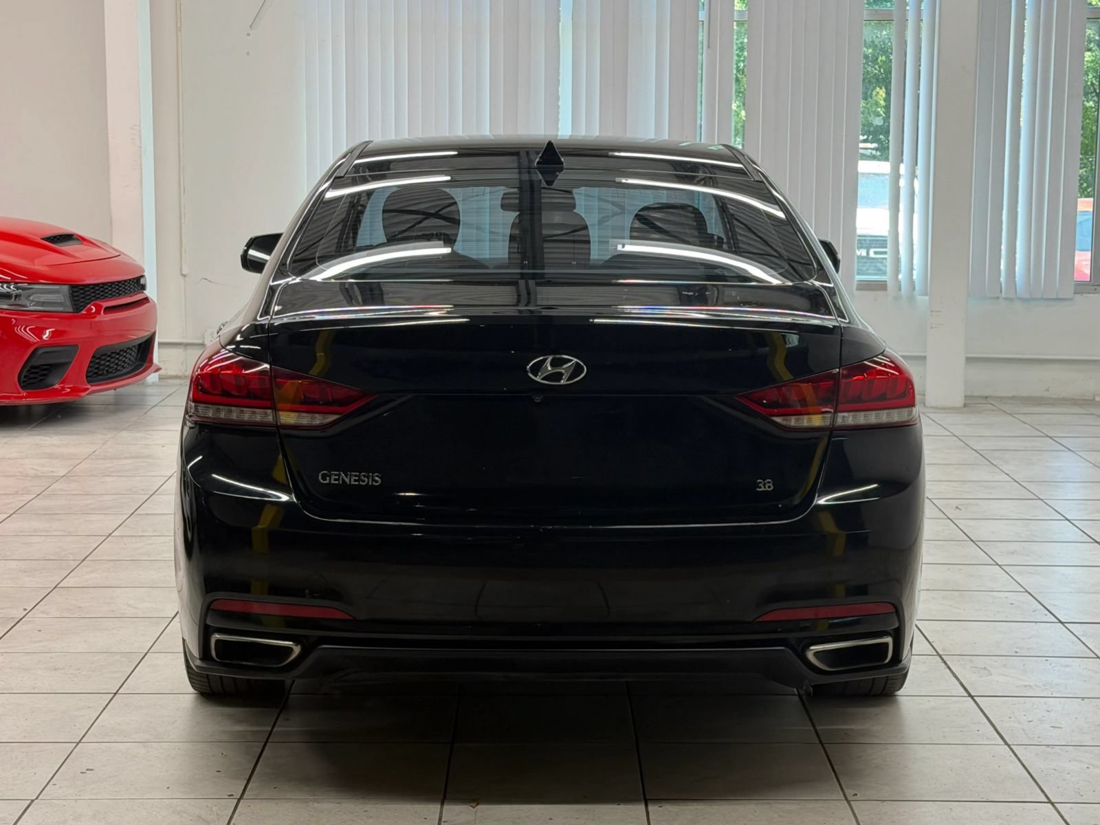 Used 2016 Hyundai Genesis 3.8 RWD image 8