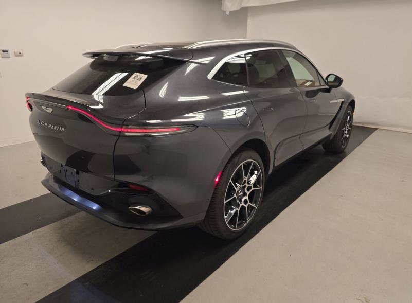 Used 2022 Aston Martin DBX image 3