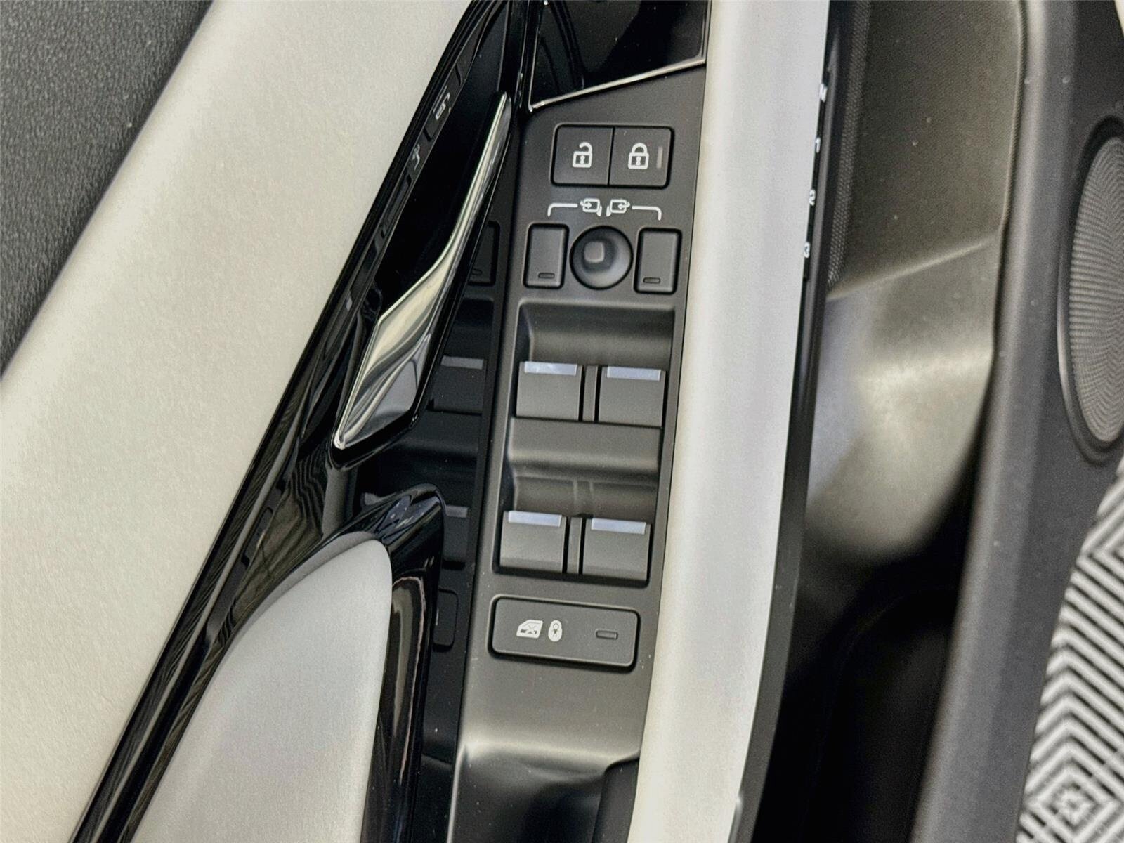 New 2026 Land Rover Range Rover Evoque S AWD/4WD image 20