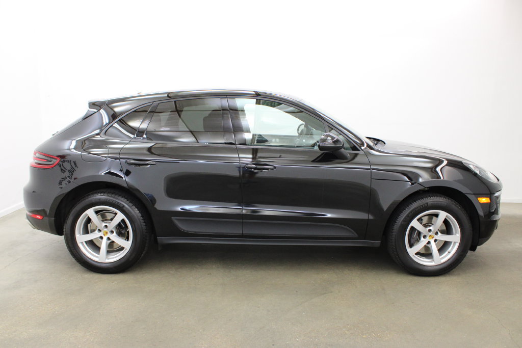 Used 2018 Porsche Macan AWD/4WD image 8