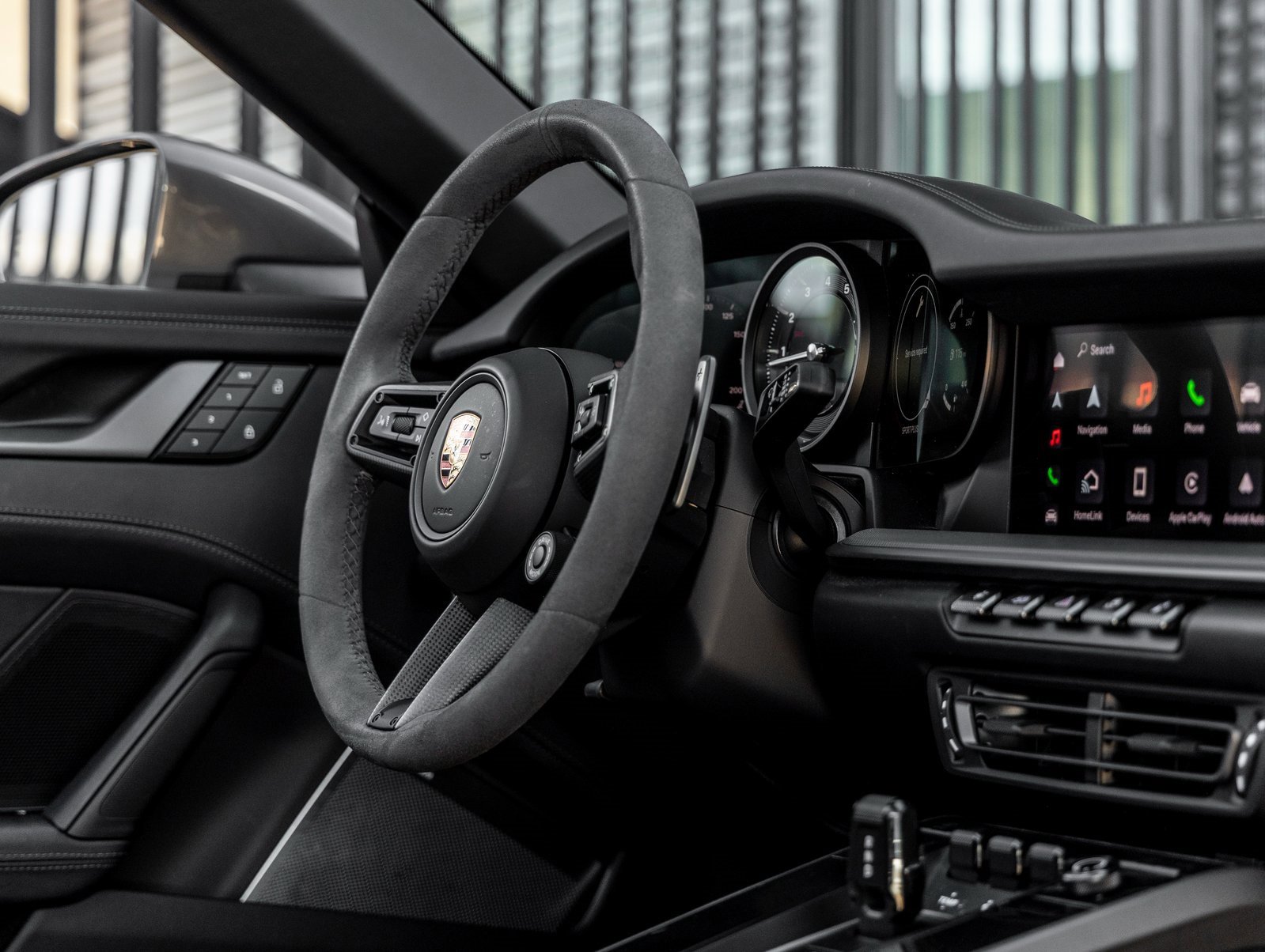 Used 2024 Porsche 911 Targa 4S w/ Premium Package image 36