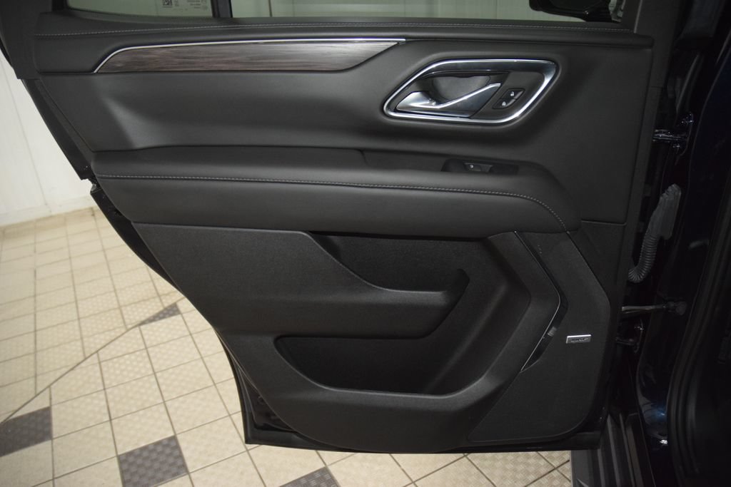 Used 2023 Chevrolet Tahoe LT w/ Luxury Package AWD/4WD image 45