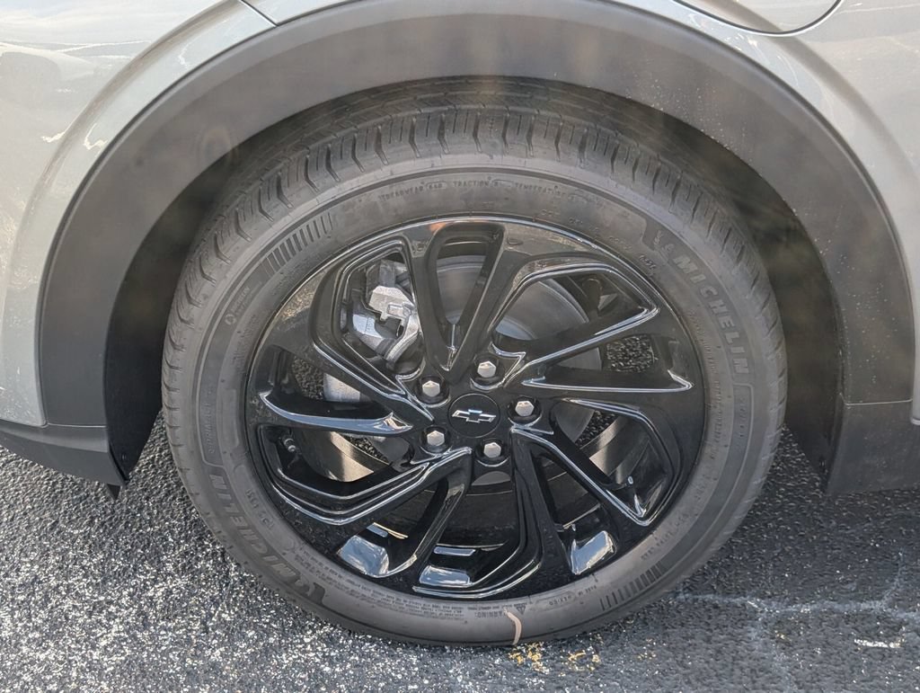 New 2027 Chevrolet Bolt RS w/ Technology Package FWD image 12