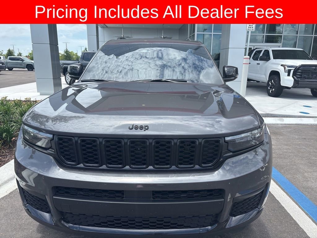Used 2025 Jeep Grand Cherokee L Altitude RWD image 2