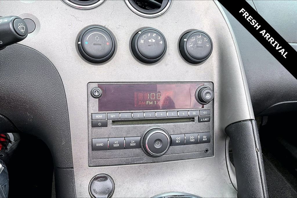 Used 2007 Pontiac Solstice Convertible image 13
