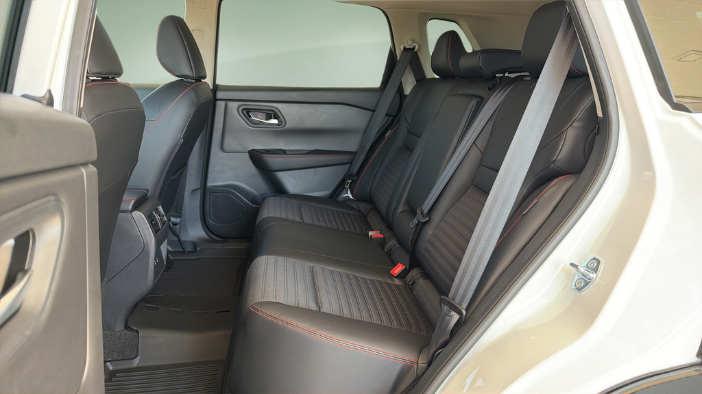 New 2026 Nissan Rogue SV w/ Rock Creek Premium Package AWD/4WD image 16