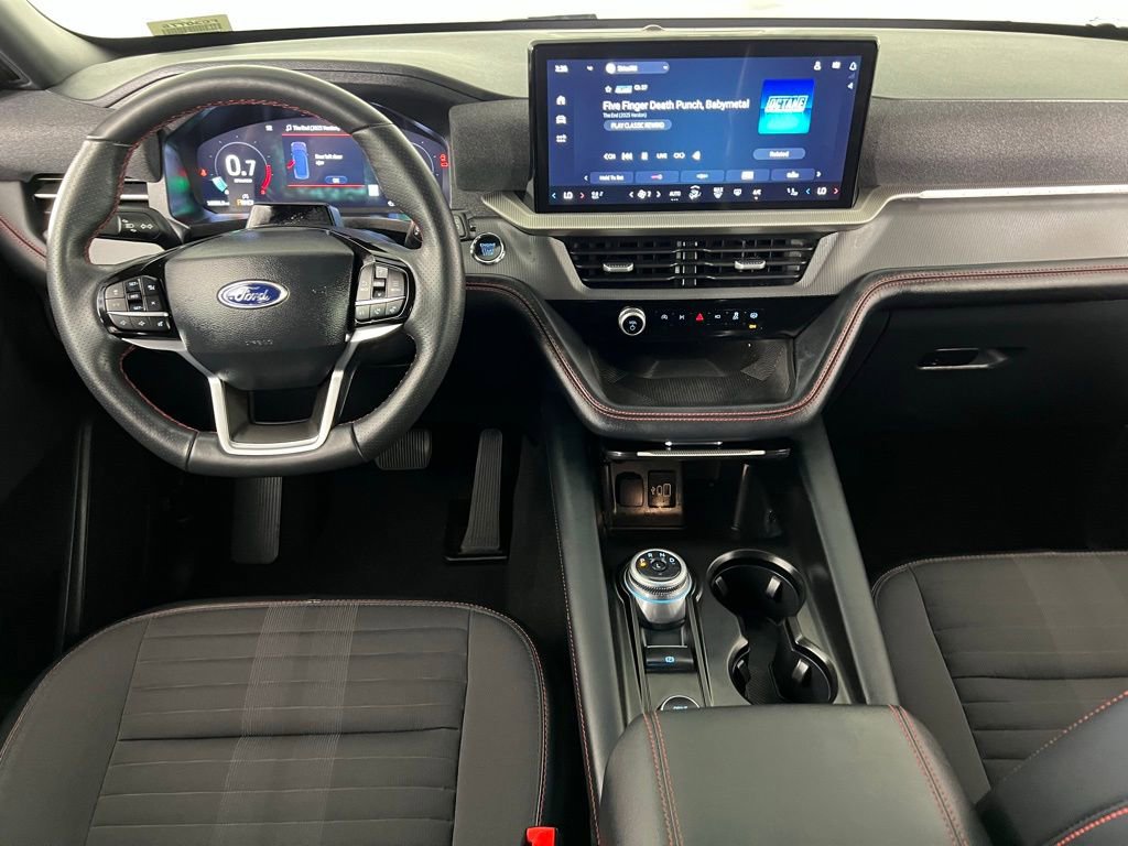 Used 2025 Ford Explorer ST-Line w/ ST-Line Street Pack image 11