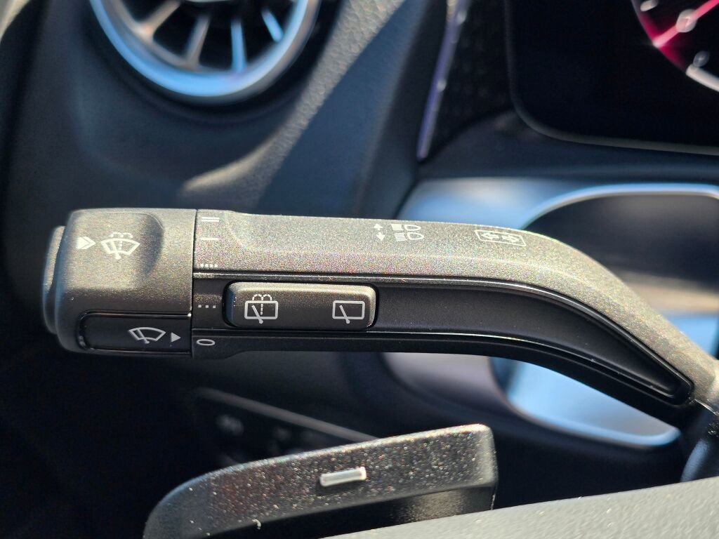 Certified 2025 Mercedes-Benz GLB 250 4MATIC image 42