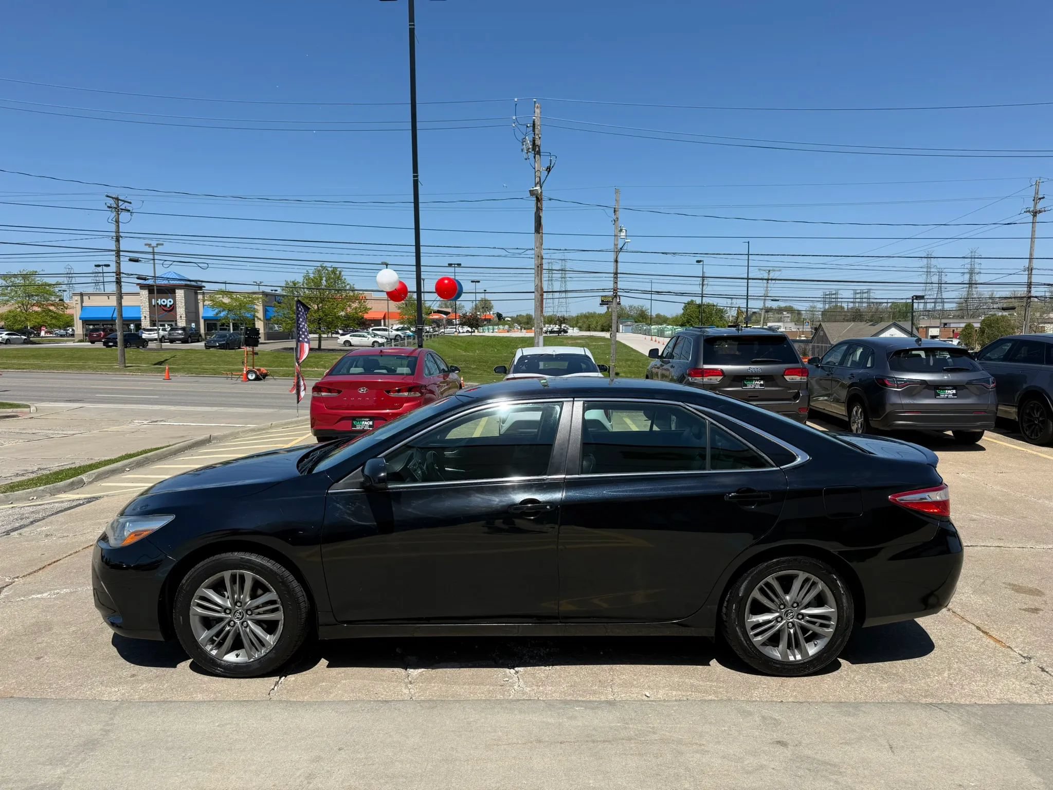 Used 2016 Toyota Camry SE FWD image 7