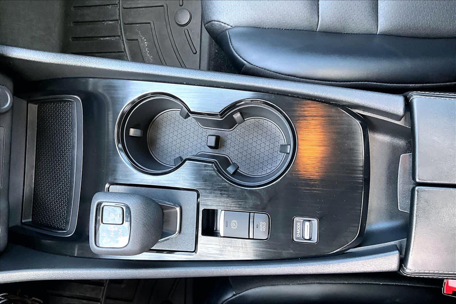 Used 2023 Nissan Rogue SV w/ SV Premium B Package FWD image 17