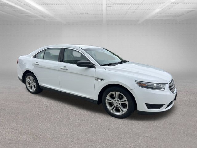 Used 2018 Ford Taurus SE FWD image 4