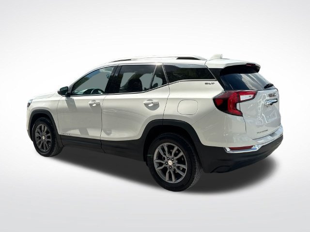 Used 2024 GMC Terrain SLT AWD/4WD image 3