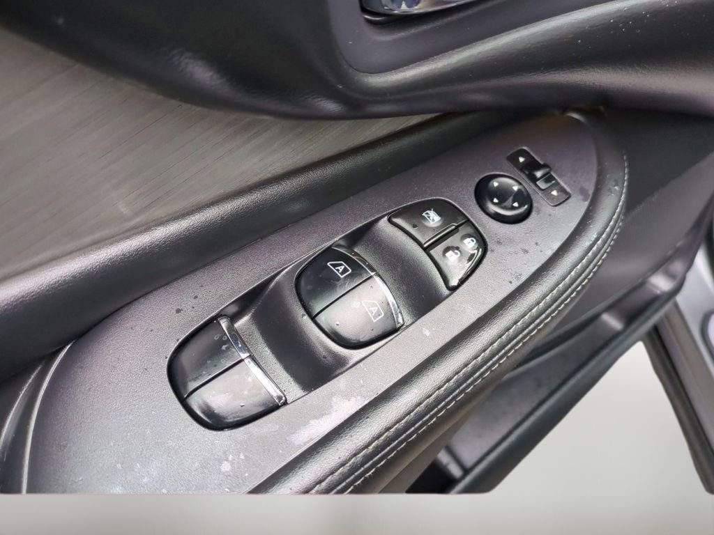 Used 2018 Nissan Murano SL w/ Moonroof Package image 13