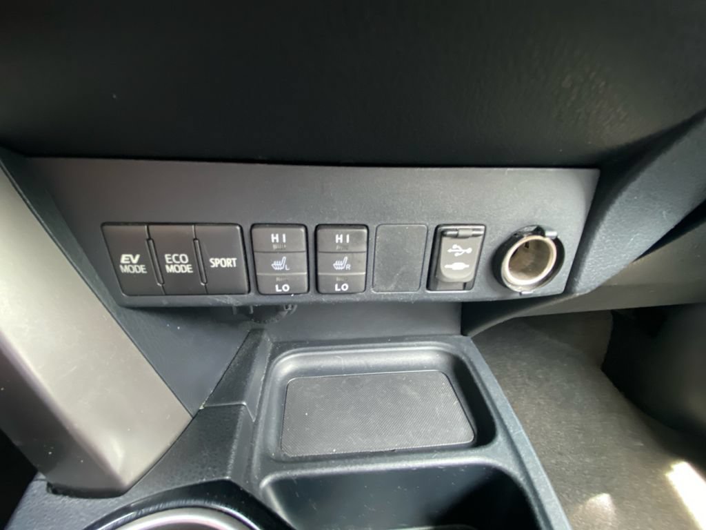 Used 2016 Toyota RAV4 Limited AWD/4WD image 24