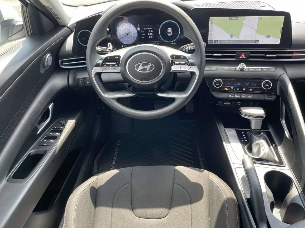 Certified 2024 Hyundai Elantra SEL FWD image 9